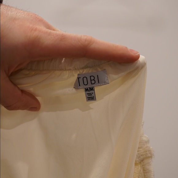 Tobi Cream and Red Floral Dress M - Picture 3 of 3